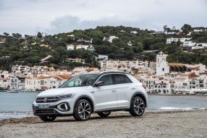 Volkswagen-T-Roc-45-1199x800